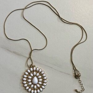 White and Gold Pendant Necklace